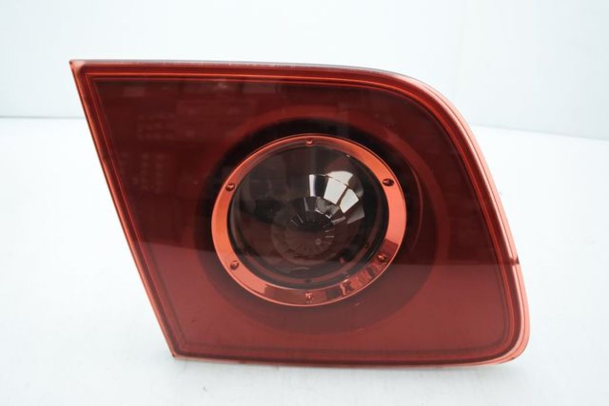 2004/06-2007/02 MAZDA 3 1.6 正廠全紅 倒車燈 內側 尾燈