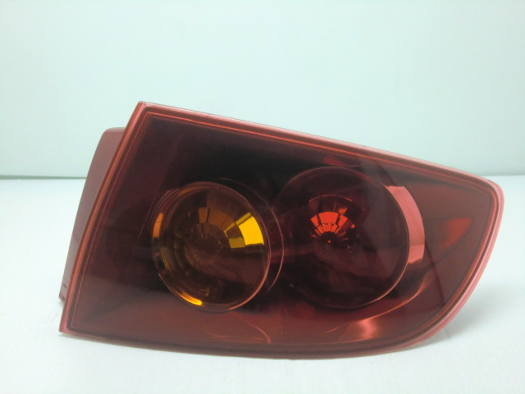 2004/06-2007/02 MAZDA 3 1.6 全紅紅心圓 外側 尾燈