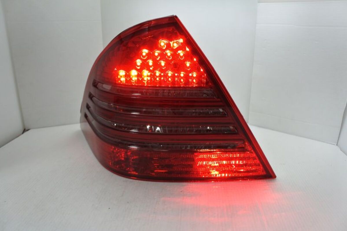 2004/06-2006 W203 C-CLASS LED蜂巢式 晶鑽紅黑 尾燈 