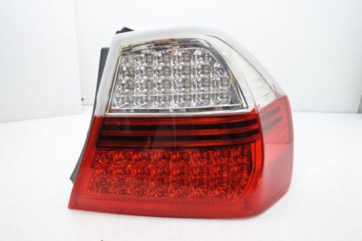 2005-2008 E90 4門 LED 晶鑽紅白 外側 尾燈 