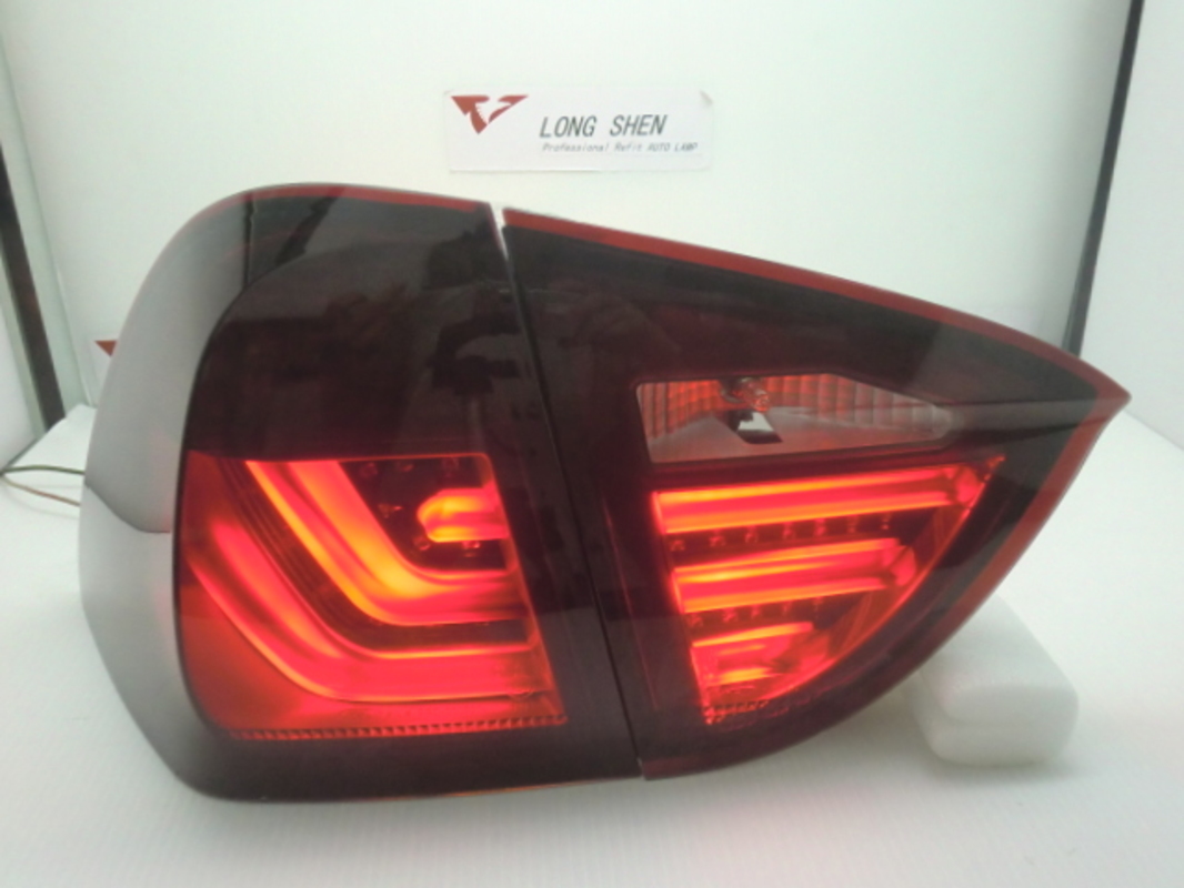 2005-2008 E91 5門 LED光版紅黑 尾燈