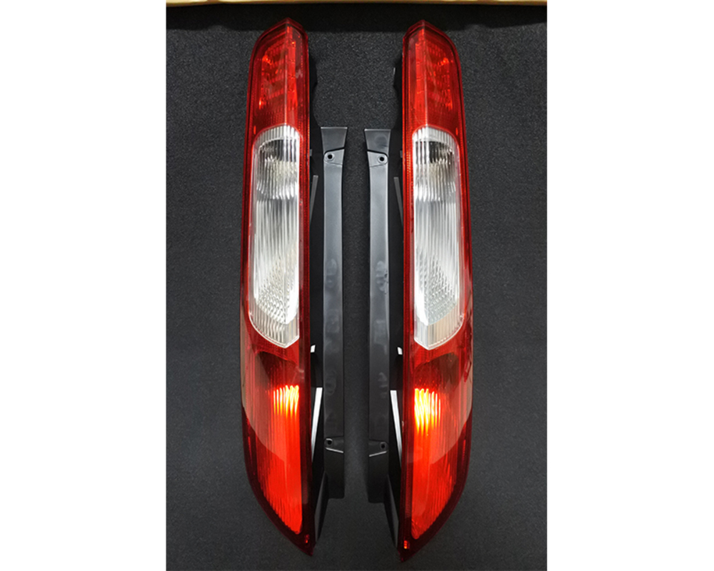 2005-2008/11 FOCUS MK2 5門 原廠型紅白 尾燈