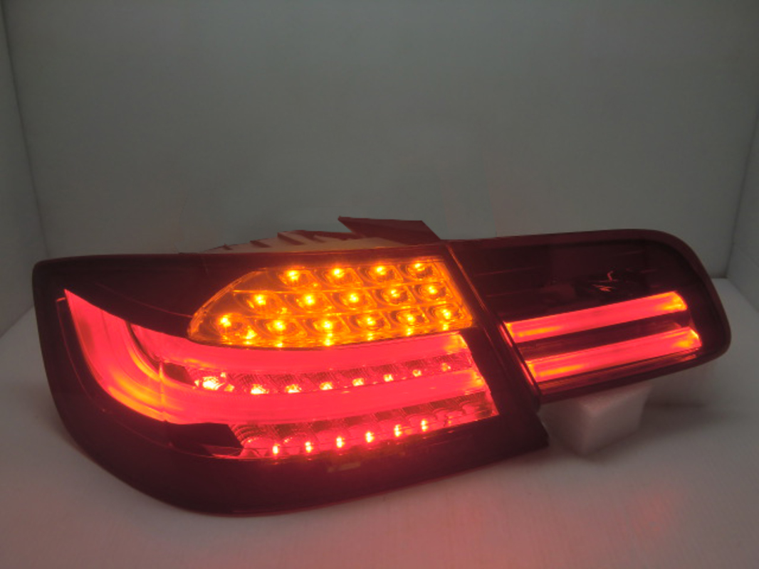 2006/10-2010 E92 LED 升級LCI款 紅黑光柱 尾燈