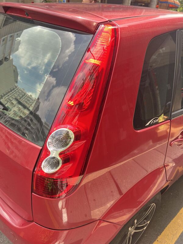 2006-2008 FIESTA 5門 原廠型紅白 尾燈