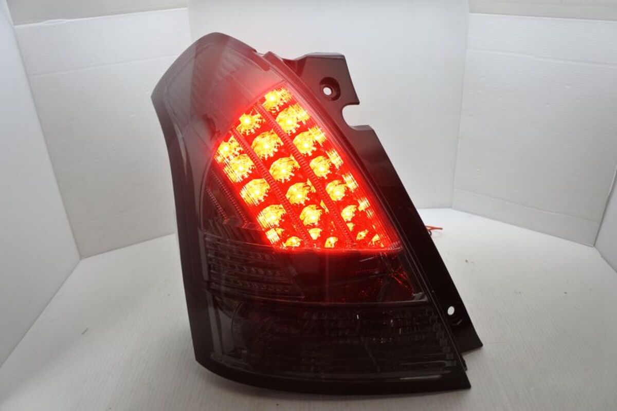 2005/09-2009 SWIFT LED 薰黑殼 尾燈