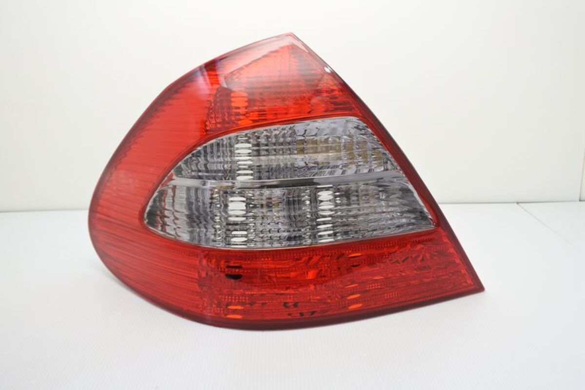 2006/09-2009/06 W211 E-CLASS 原廠型 尾燈 鹵素燈泡