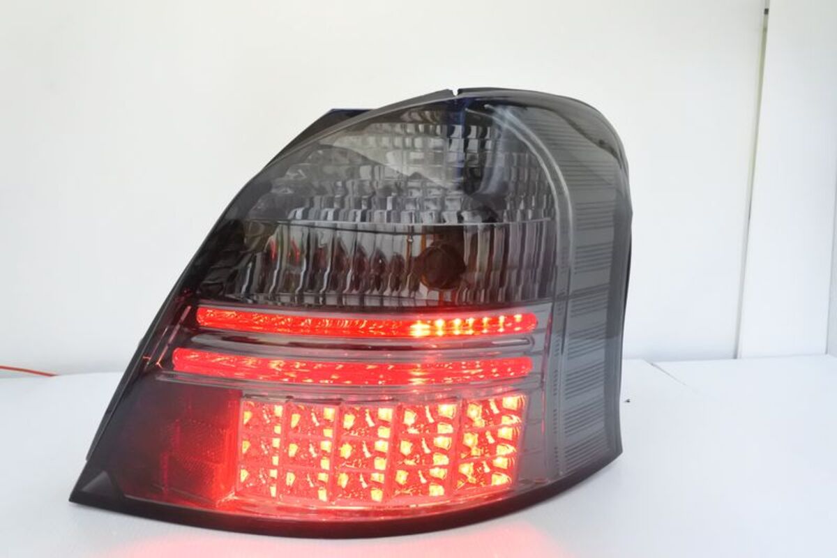 2006-2009/09 YARIS LED 薰黑尾燈