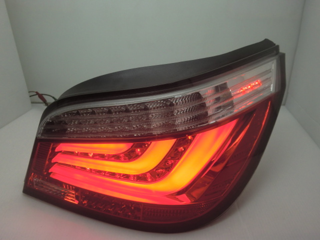 2007/06-2010 E60 全LED光柱晶鑽紅白 尾燈 LED方向燈