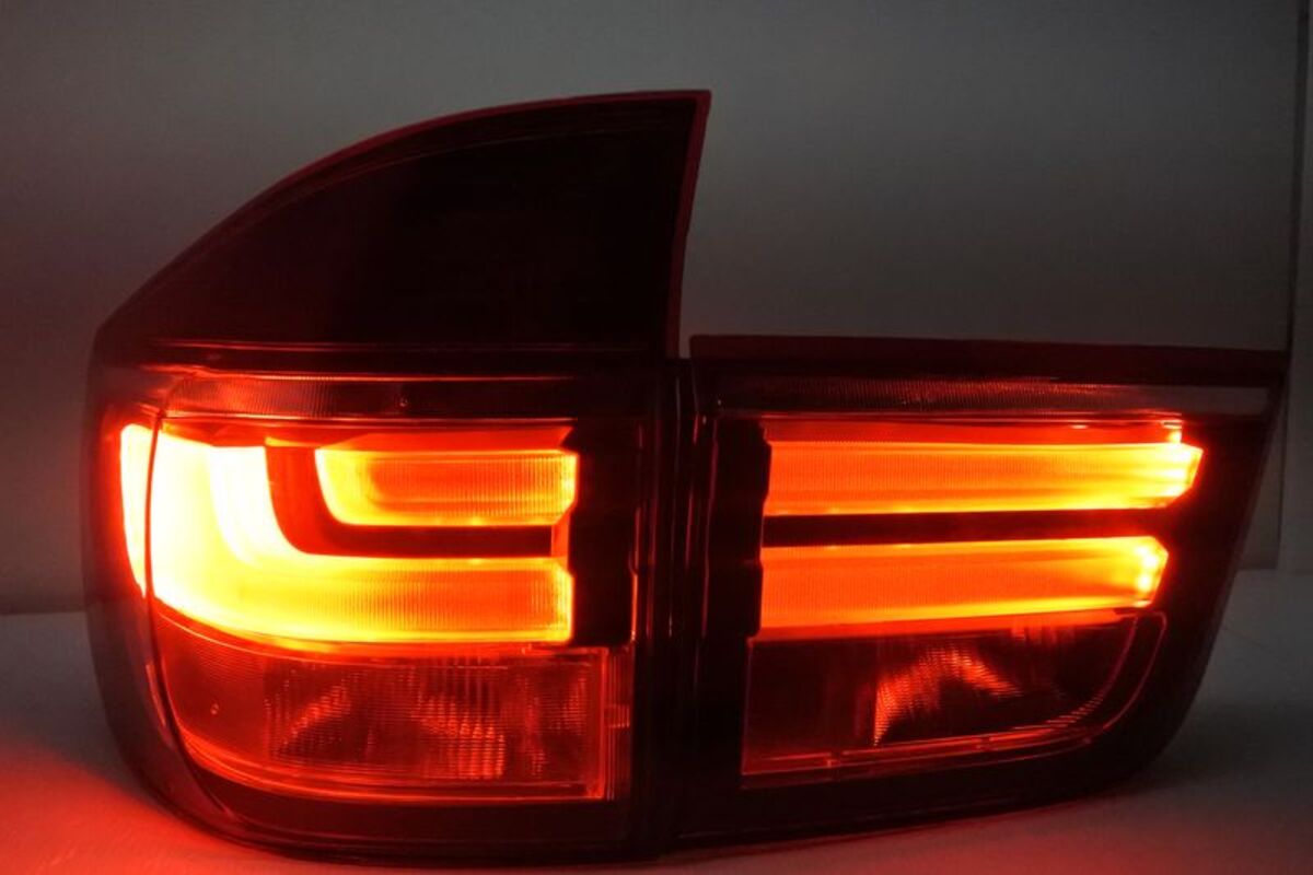 2007-2010/06 X5 E70 LED升級小改後樣式 光柱紅白 尾燈