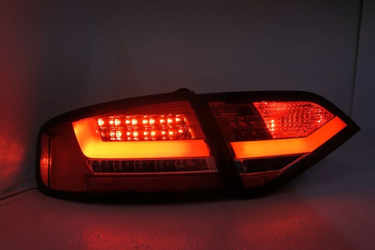 2008-2011 奧迪 A4 LED光柱紅白電鍍底 尾燈 LED方向燈.歐規