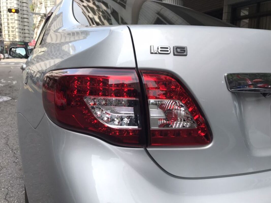 2008-2010/06 ALTIS 10代 LED C型晶鑽紅白 尾燈 LED方向燈