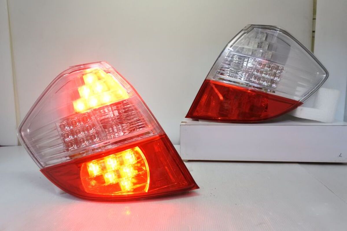 2008-2014/09 FIT LED 晶鑽紅白 尾燈