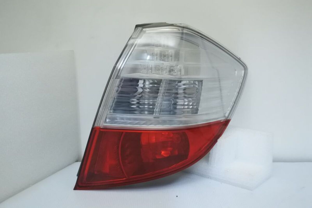 2008-2011/06 FIT LED 原廠型紅白 尾燈