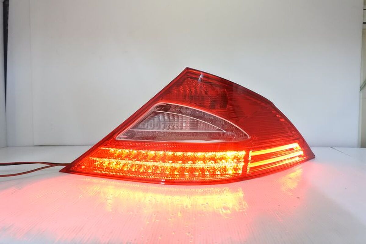2007-2010 CLS C219 原廠型LED紅白 尾燈