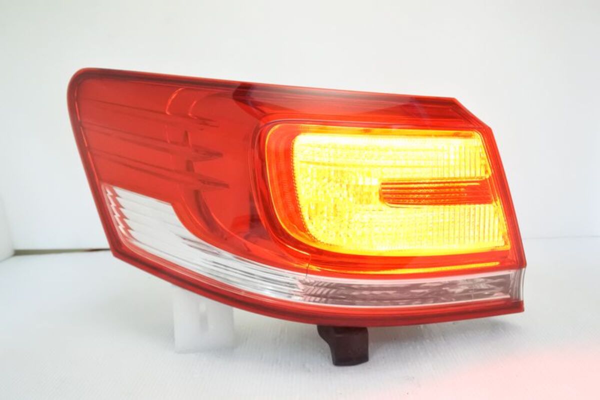 2009-2011 CAMRY 6.5代 原廠型紅白 外側 尾燈