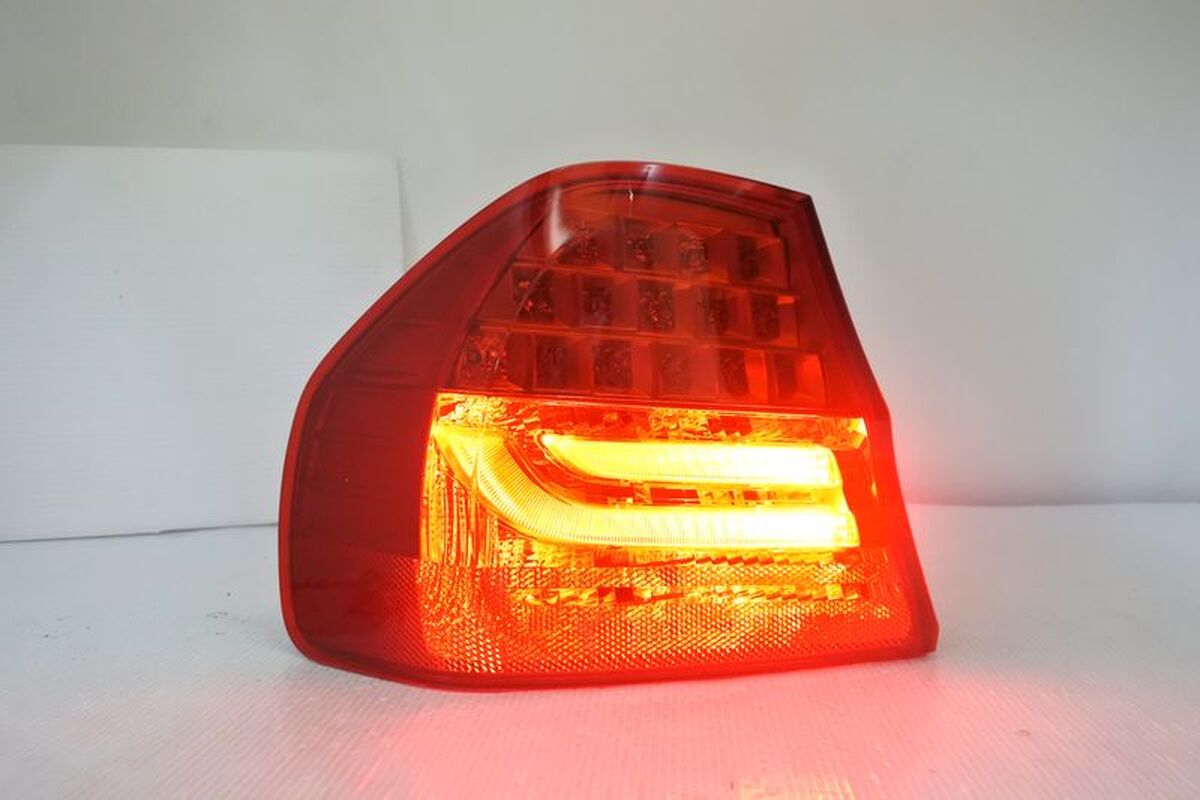 2009-2012 E90 4門 LED原廠型紅白外側 尾燈 歐規