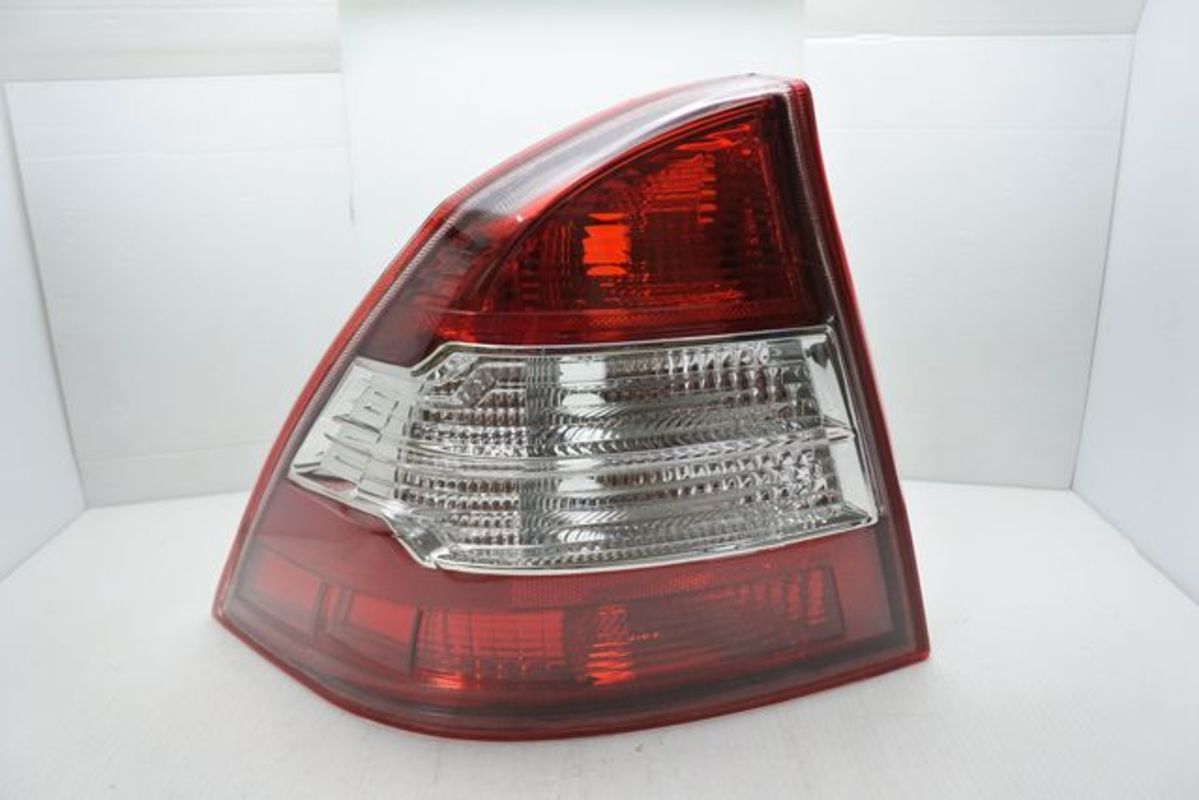 2008/12-2012/11 FOCUS MK2.5 4門 原廠型紅白 尾燈