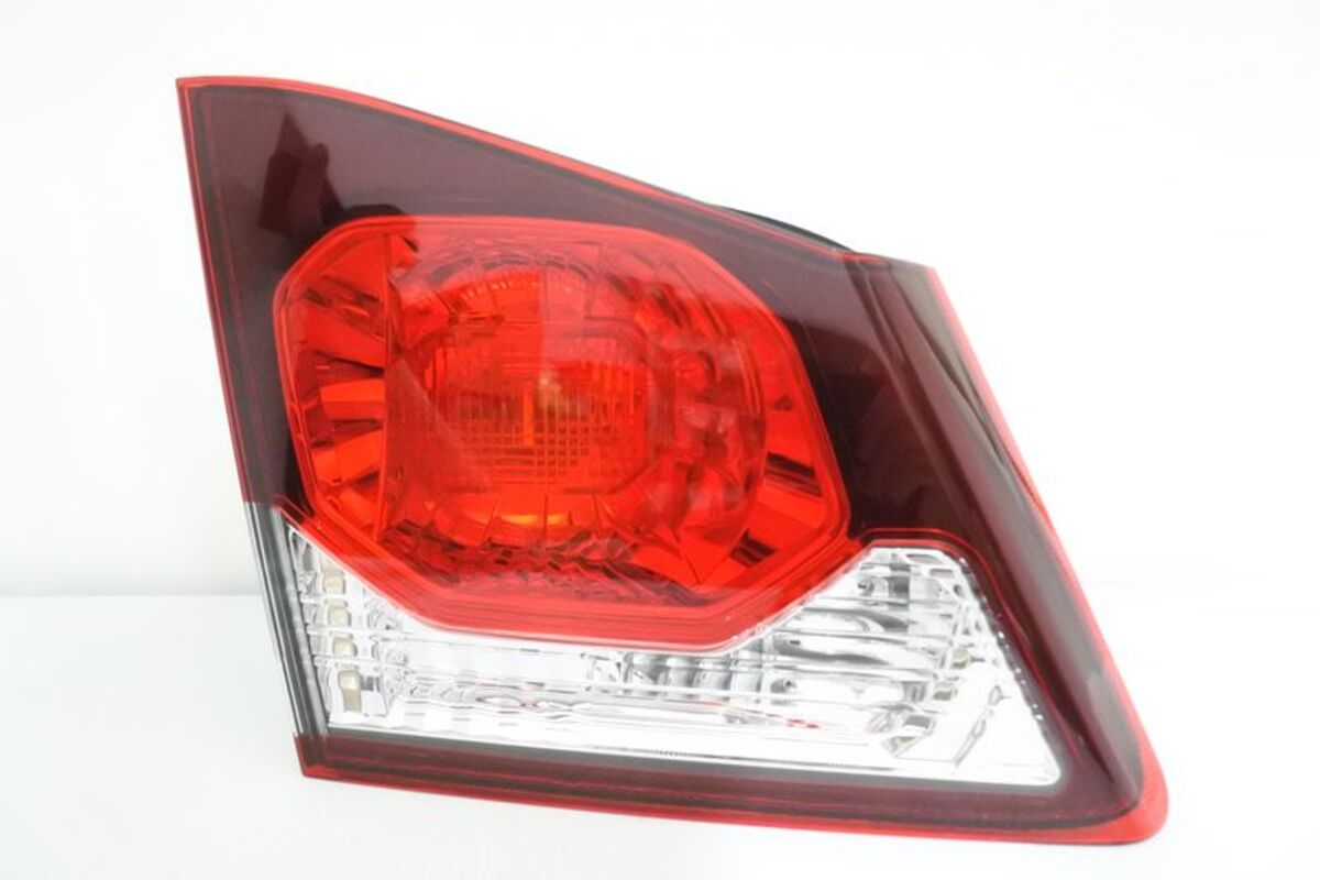 2009-2011 八代喜美 K12 原廠型紅白 倒車燈 內側尾燈 有小燈孔