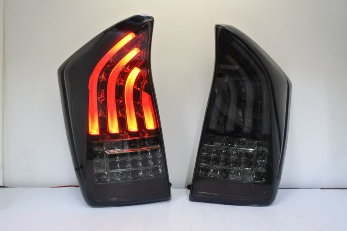 2009/07-2016/01 PRIUS 全LED直立光柱薰黑 尾燈 序列式方向燈