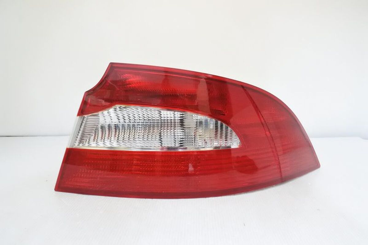 2010/03-2012 SKODA SUPERB 4門 原廠型紅白 尾燈
