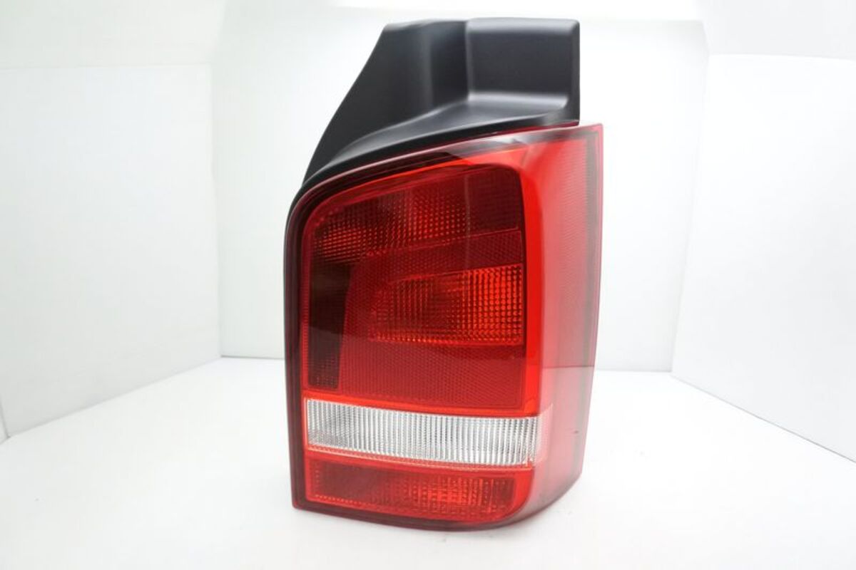 2010-2015 T5 上掀 1門 原廠型紅白尾燈 