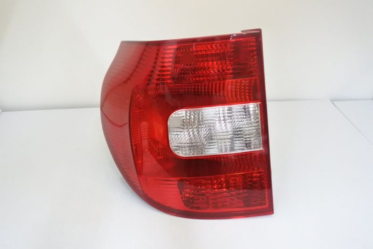 2010-2013 SKODA YETI 原廠型紅白尾燈