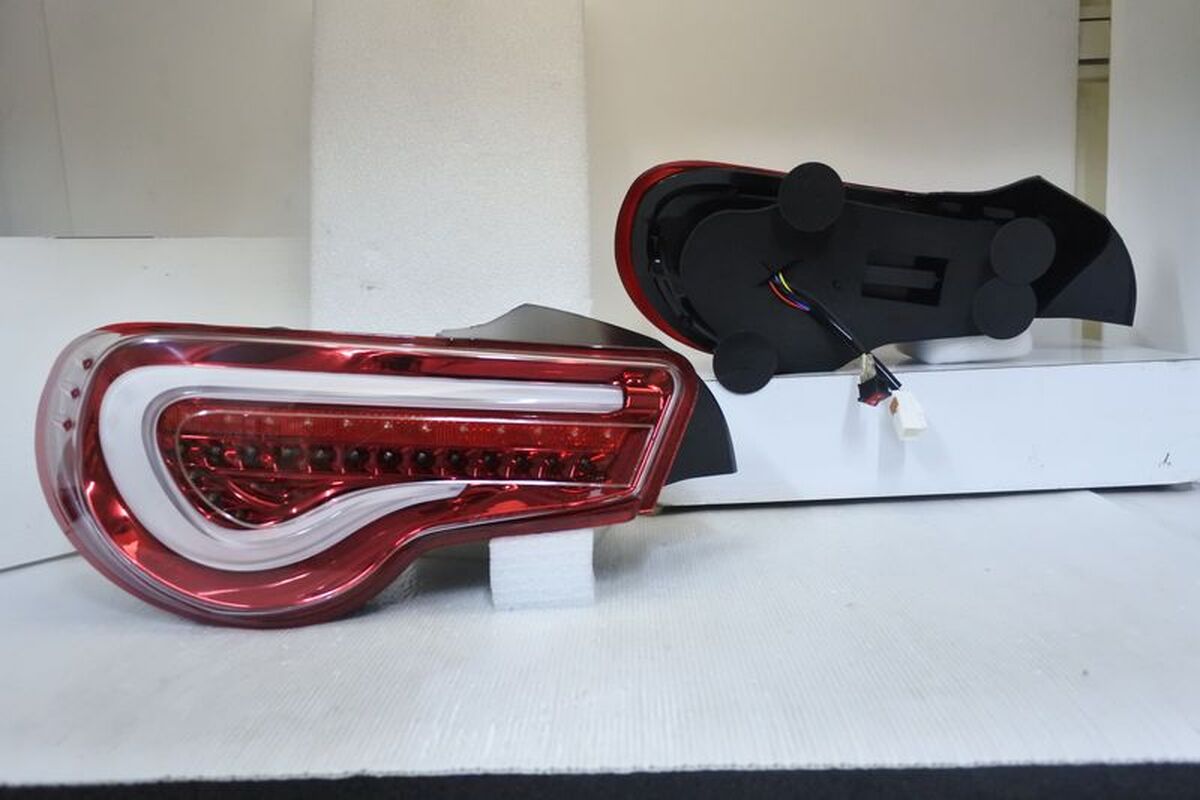 2012/06-2022/07 GT 86 LED光柱 紅底白導光 尾燈 序列式方向燈
