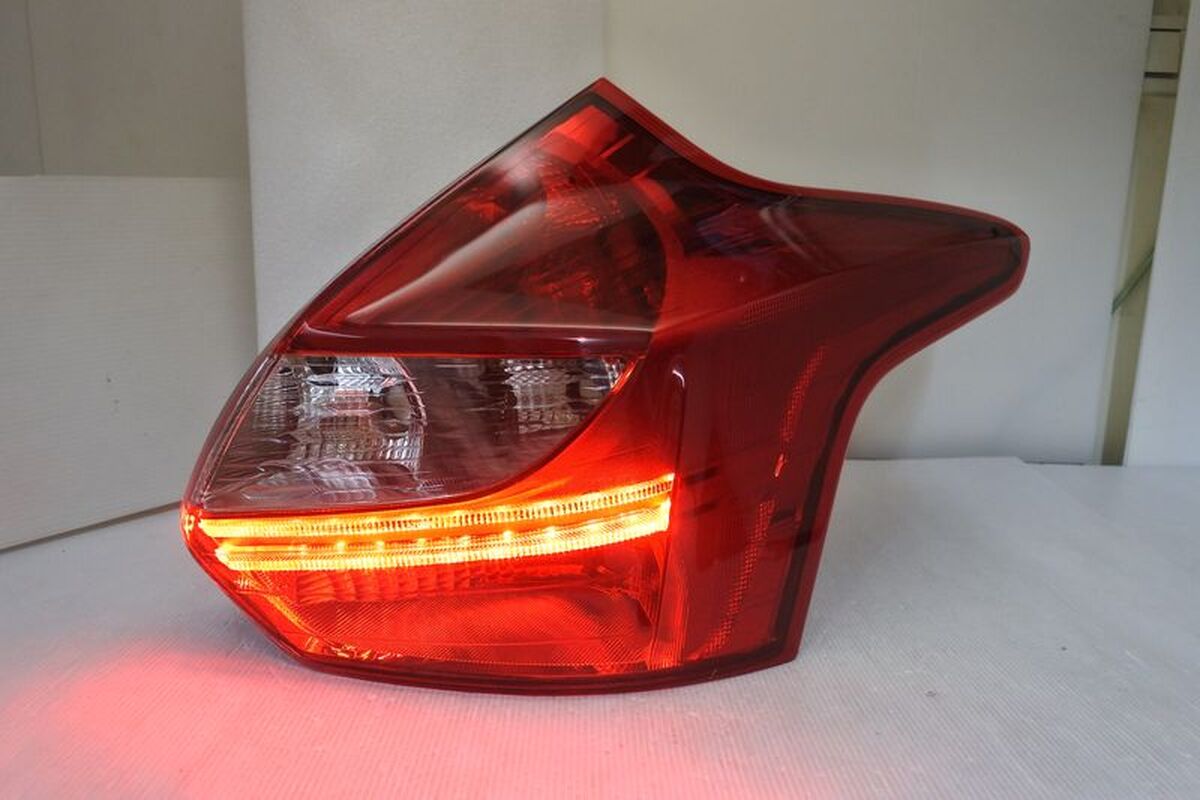 2012/12-2015/10 FOCUS MK3 5門LED原廠型紅白 尾燈 