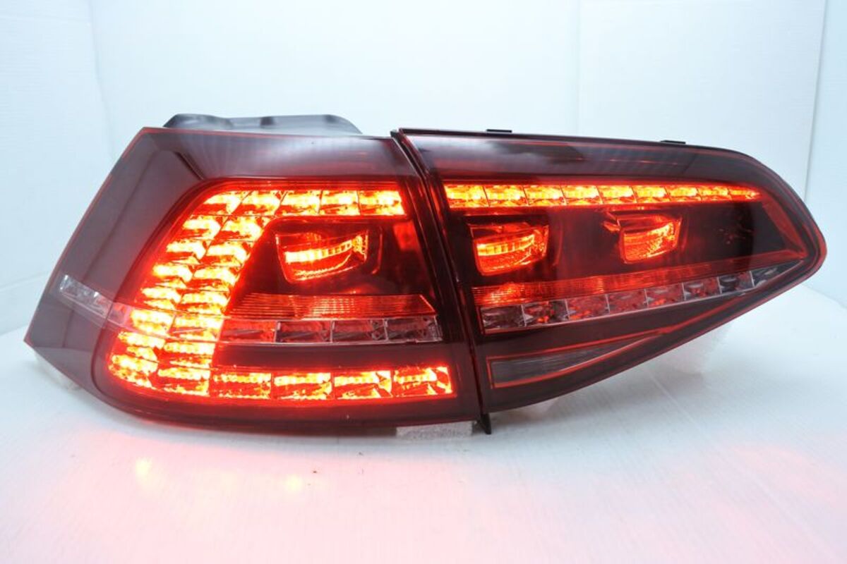 2013/07-2017/05 GOLF 7 LED 升級GTI式樣 紅黑尾燈 LED方向燈