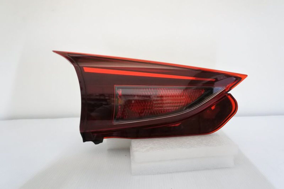 2015-2019/04 MAZDA 3 5門 正廠 後霧燈 內側 尾燈