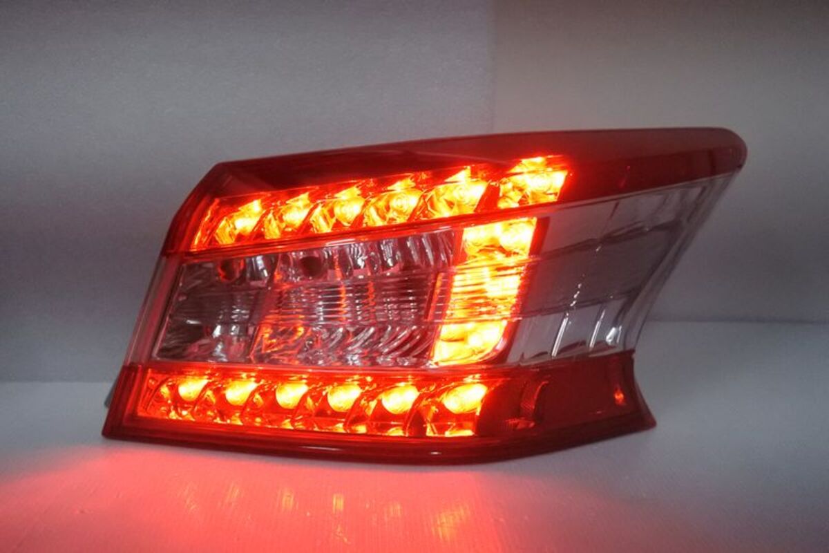 2013/10-2017/10 SUPER SENTRA B17 LED原廠型 外側 尾燈
