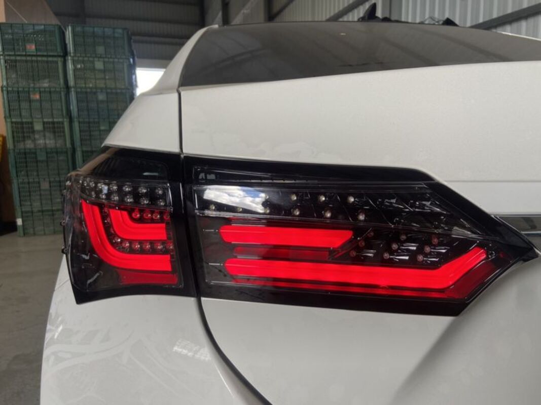 2013/11-2019/03 ALTIS 11代 11.5代 全LED光柱 黑底透明殼紅導光 尾燈 序列式方向燈