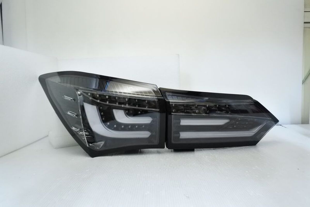 2013/11-2019/03 ALTIS 11代 11.5代 全LED光柱 黑底透明殼白導光 尾燈 序列式方向燈