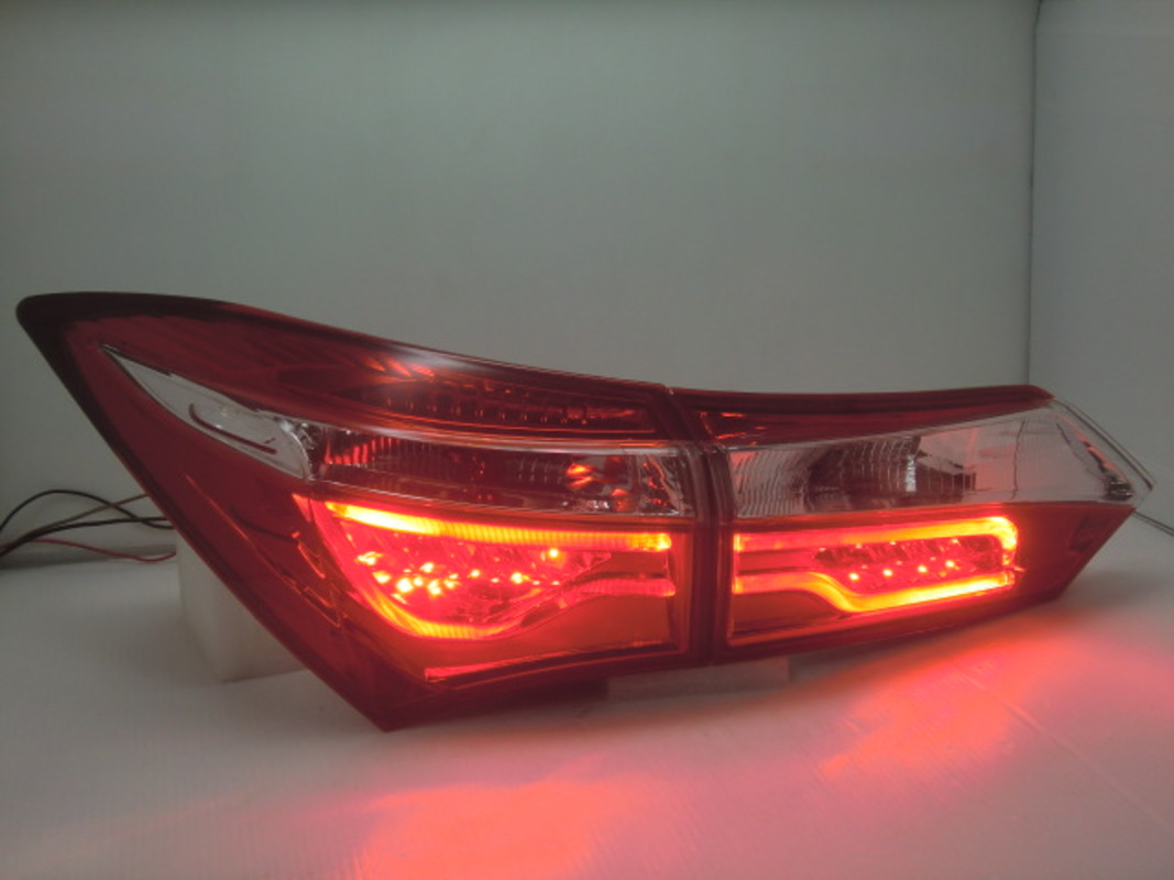 2013/11-2016/10 ALTIS 11代 LED火炬式 晶鑽紅白 尾燈