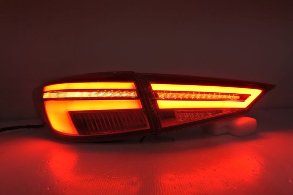 2015-2019/04 MAZDA 3 4門 LED全紅光柱 尾燈 方向燈