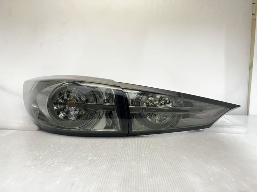2015-2019/04 MAZDA 3 4門 薰黑 LED光柱貫穿款 尾燈 序列式方向燈