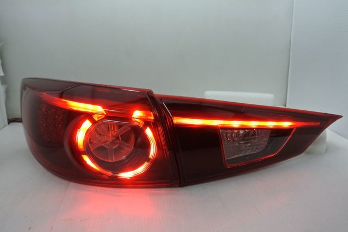 2015-2019/04 MAZDA 3 4門 原廠型LED光柱 內側 倒車燈 外側 尾燈