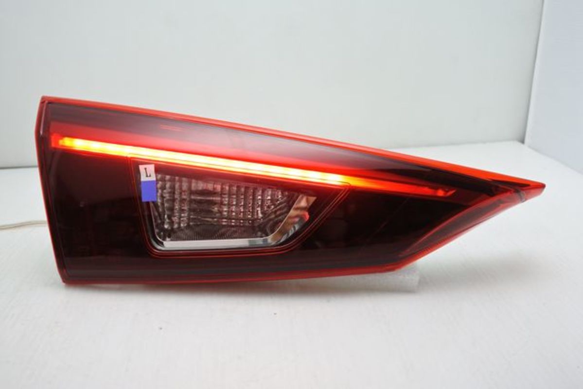 2015-2019/04 MAZDA 3 4門 正廠 LED光柱 內側 尾燈 倒車燈