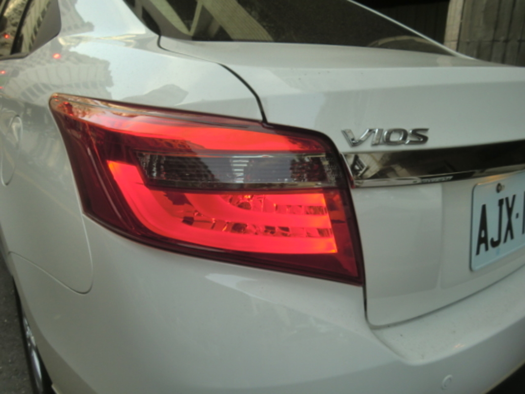 2014/04-2018/02 VIOS LED光柱 紅黑 尾燈
