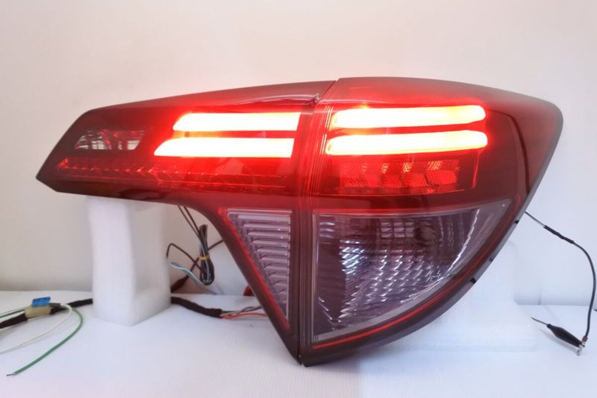2016/10-2022/05 HRV LED光柱升級改款樣式 晶鑽紅黑 尾燈