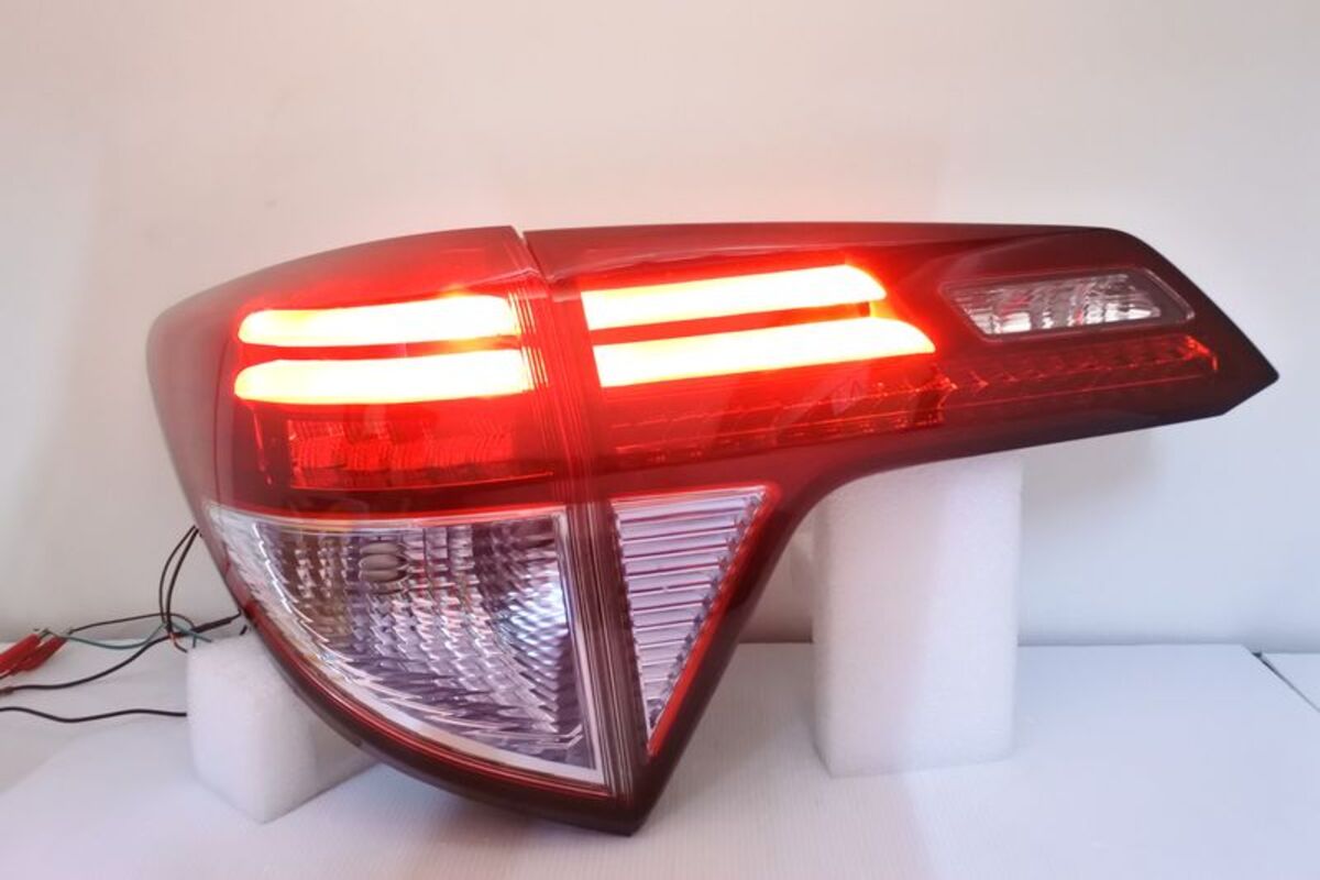 2016/10-2022/05 HRV LED光柱升級改款樣式 晶鑽紅白 尾燈