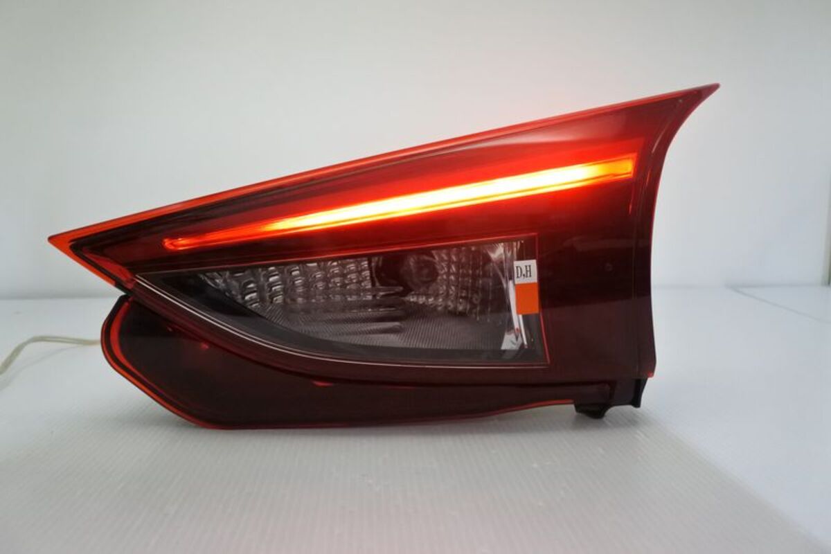 2015-2019/04 MAZDA 3 5門 正廠 倒車燈 內側 尾燈 燈泡版