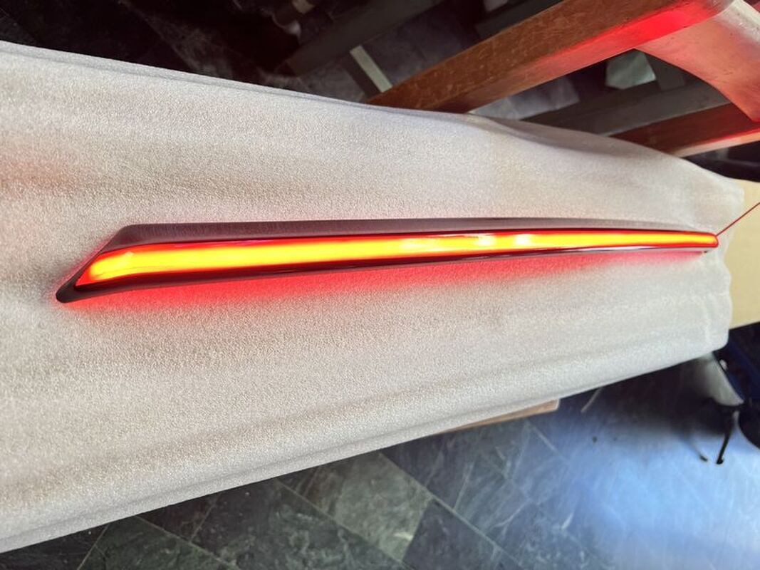 2015/10-2022/10 凌志 RX200t RX350 RX450h LED 貫穿燈 (黏貼式.要接線)