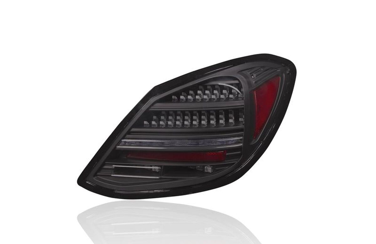 2014/07-2018/08 W205 C-CLASS 燻黑 歐規高配LED 尾燈 適用 序列式方向燈 啟動模式可切換