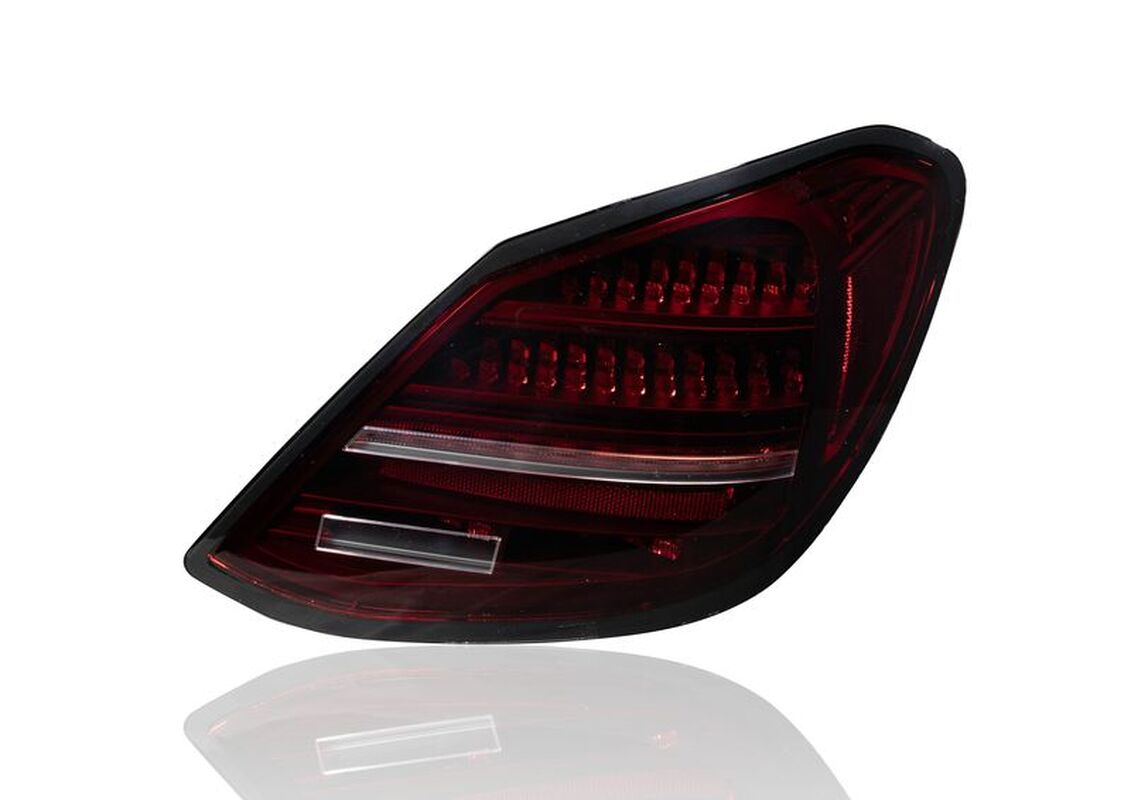 2014/07-2018/08 W205 C-CLASS 紅白 歐規高配LED 尾燈 適用 序列式方向燈 啟動模式可切換