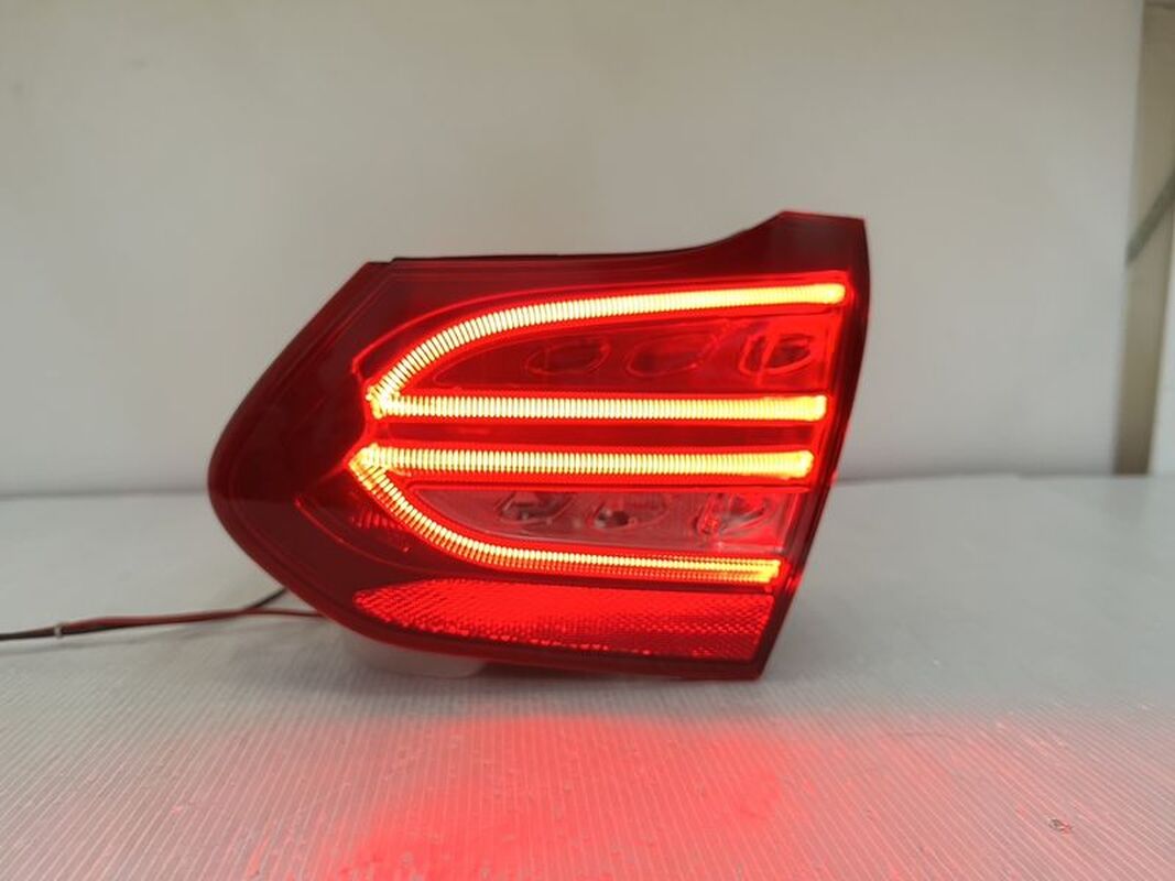 2014/07-2018/08 W205 C-CLASS C43 5門 LED 原廠型 內側尾燈 倒車燈