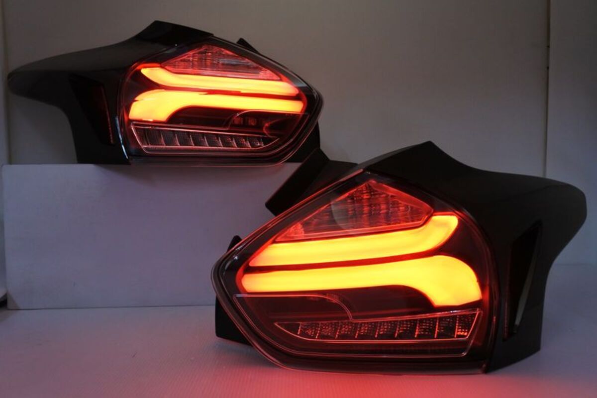 2015/11-2019/01 FOCUS MK3.5 LED光柱類賓士款黑底透明殼 尾燈 序列式方向燈