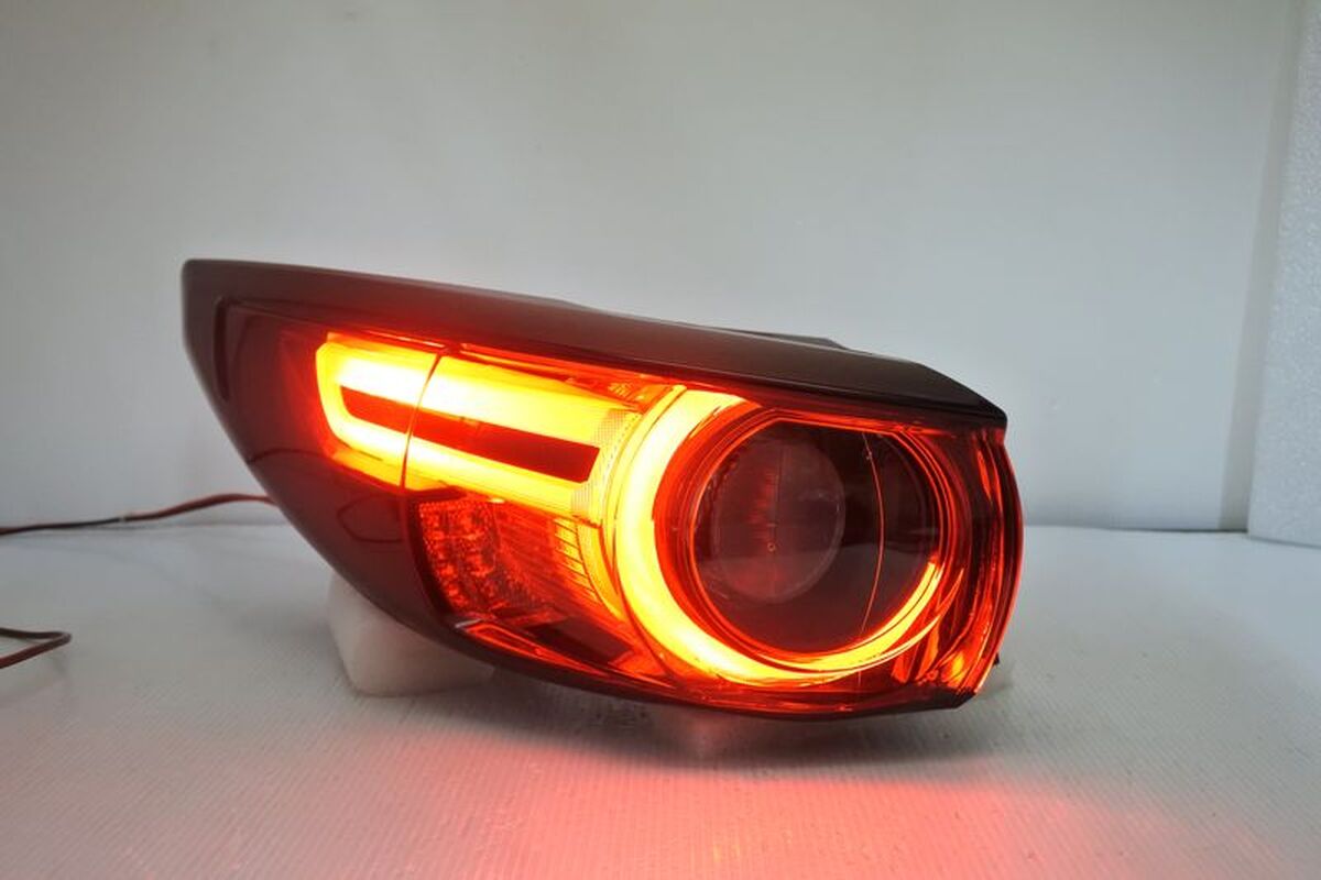 2017/04-馬自達 CX5 LED 原廠型紅白 外側尾燈