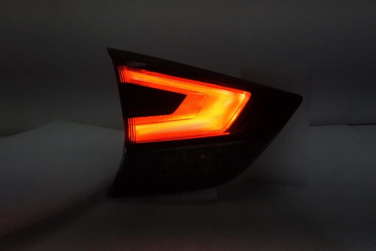 2018/05-2022 X TRAIL T32 LED原廠型光柱 倒車燈 內側 尾燈