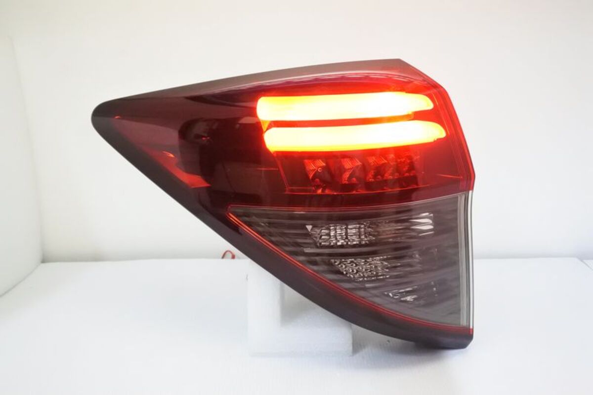 2019/05-2022/05 HRV 正廠 LED光柱 外側 尾燈